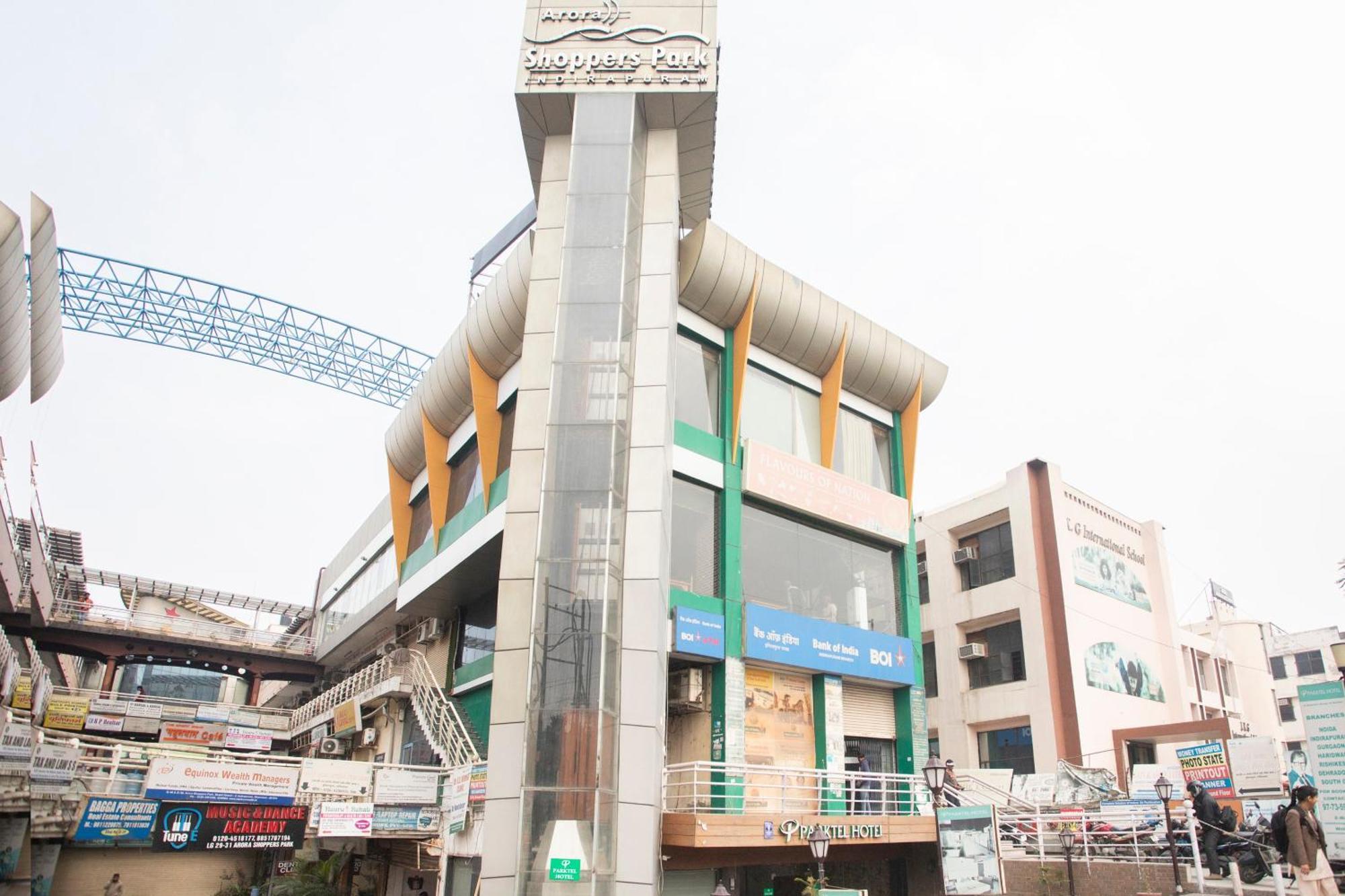 Collection O 69755 Hotel Parktel Indirapuram Buitenkant foto